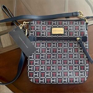 NWT Tommy Hilfiger Navy Leather Xbody Crossover purse
